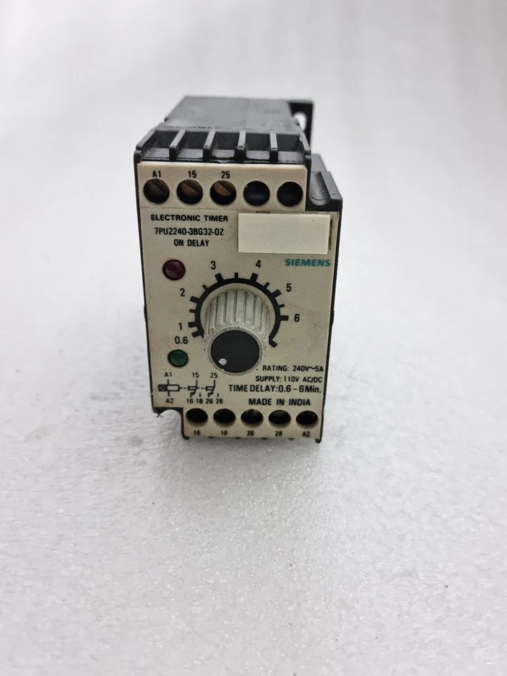 Siemens 7PU2240-3BG32-0Z ON DELAY ELECTRONIC TIMER 110V AC/DC SUPPLY 0.6-6Min